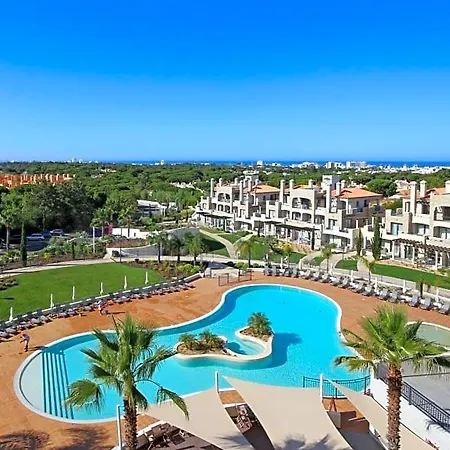 Pine Hills Hotell