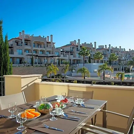 Pine Hills Hotell 4*